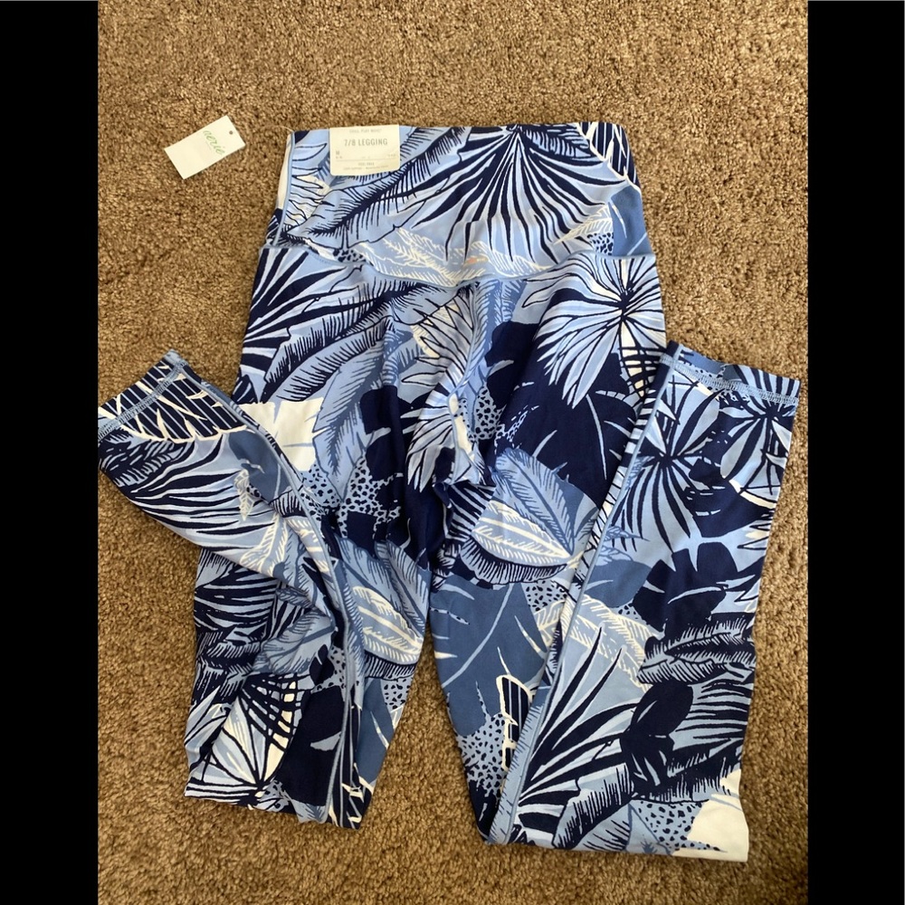 NWT Arie floral leggings size medium